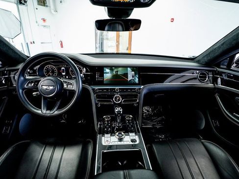 Used 2021 Bentley Flying Spur W12 image 61