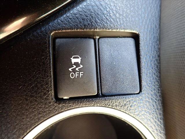Used 2015 Toyota Corolla LE FWD image 13