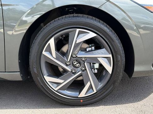 New 2026 Hyundai Elantra Limited FWD image 14