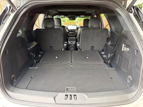 Used 2025 Ford Explorer ST image 37