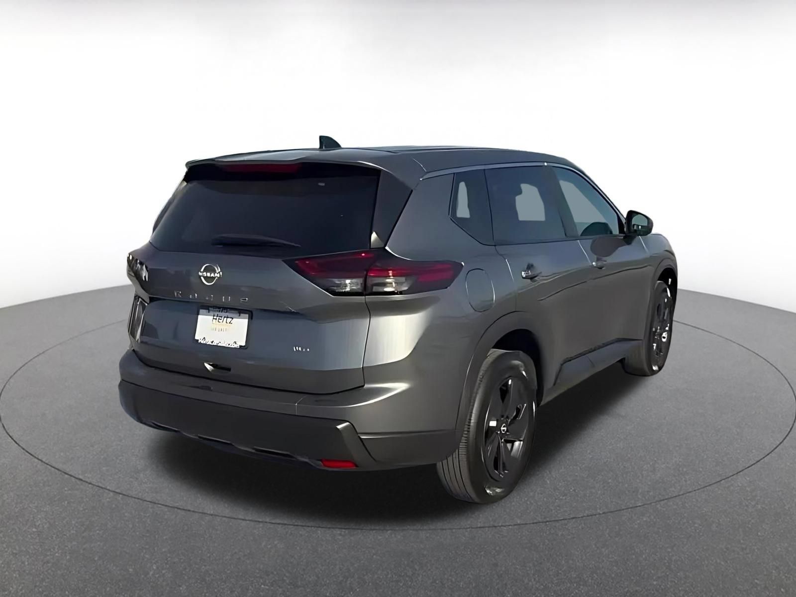 Used 2026 Nissan Rogue SV AWD/4WD image 13