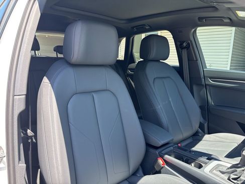 New 2025 Audi Q3 2.0T Premium image 16
