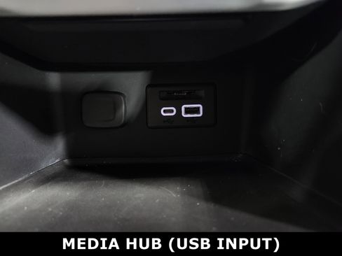 Used 2023 GMC Acadia SLT image 9