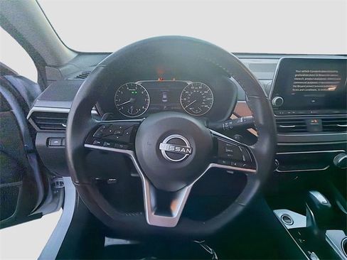 Used 2024 Nissan Altima 2.5 SR image 10