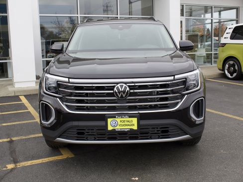 New 2026 Volkswagen Atlas SE image 2