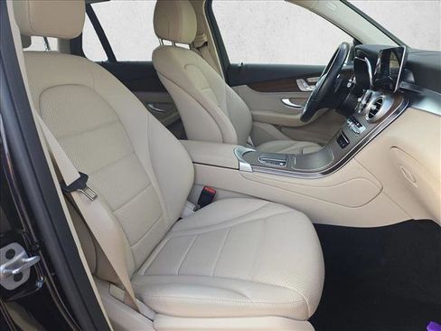 Certified 2022 Mercedes-Benz GLC 300 4MATIC image 20