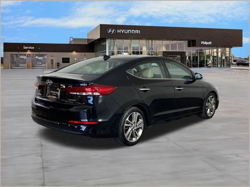 Used 2017 Hyundai Elantra Limited image 9