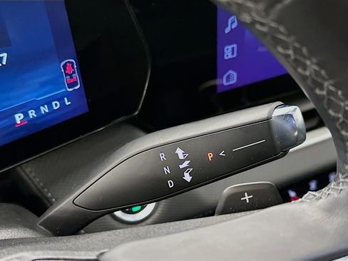 Used 2025 Chevrolet Equinox LT image 25