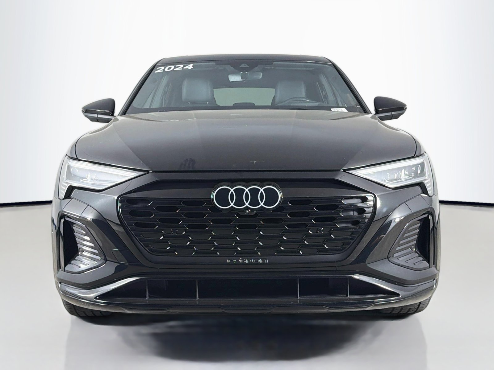 Certified 2024 Audi Q8 e-tron Prestige w/ Prestige Package AWD/4WD image 2