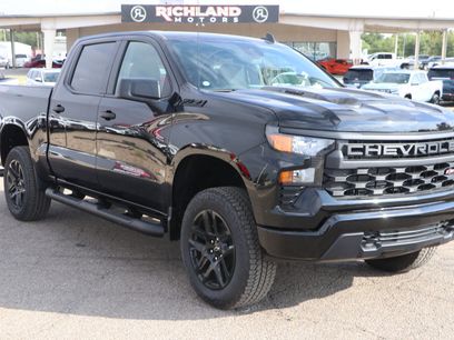 New 2026 Chevrolet Silverado 1500 Custom Trail Boss w/ Turbomax Blackout Package