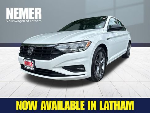 Used 2019 Volkswagen Jetta R-Line FWD image 1
