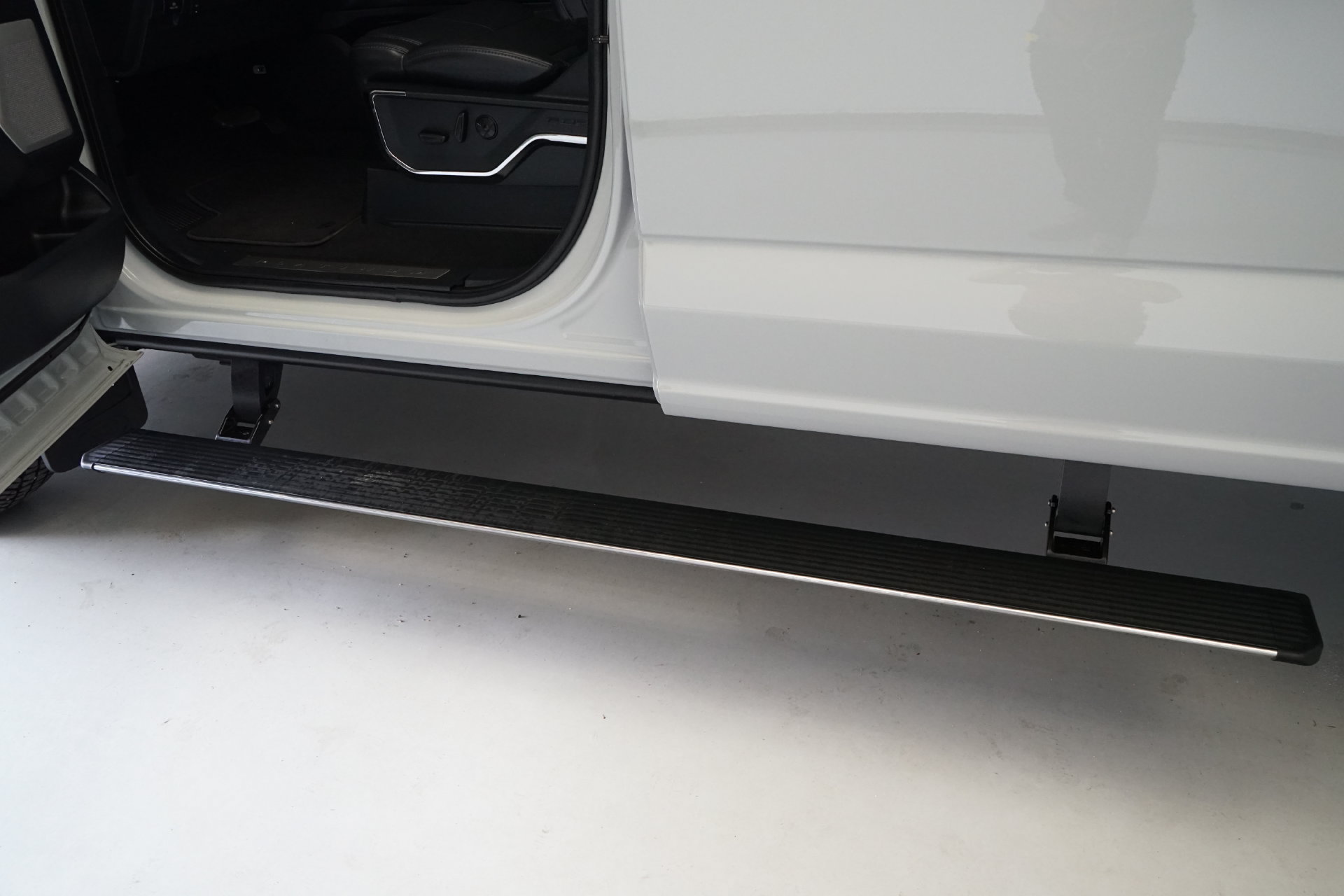 Used 2025 Ford F350 Platinum AWD/4WD image 22