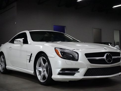 Used 2014 Mercedes-Benz SL 550 image 7
