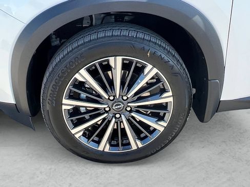 New 2026 Nissan Pathfinder Platinum FWD image 24