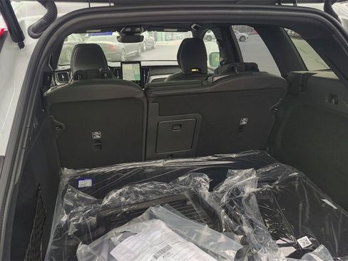 New 2026 Volvo XC60 B5 Ultra w/ Climate Package image 33
