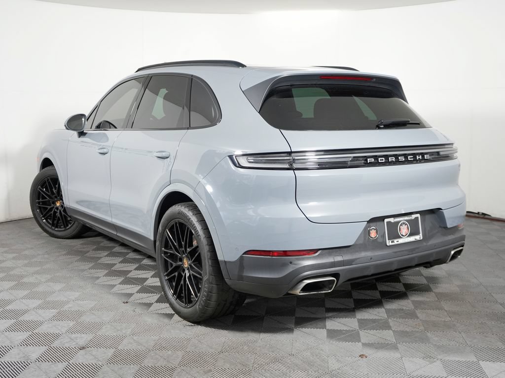 Certified 2024 Porsche Cayenne AWD/4WD image 3