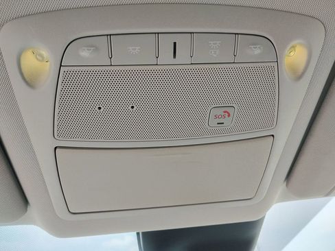 Used 2017 Nissan Rogue SL FWD image 39