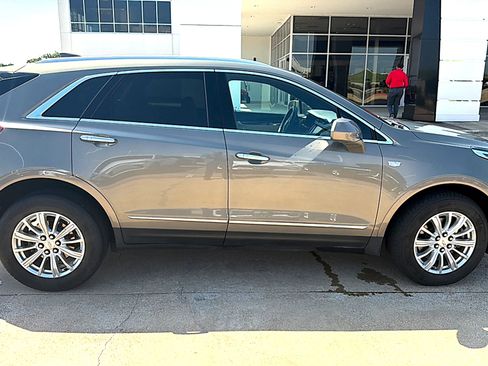 Used 2019 Cadillac XT5 FWD image 5