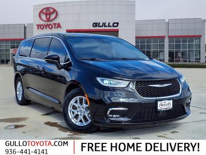 Used 2023 Chrysler Pacifica Touring-L