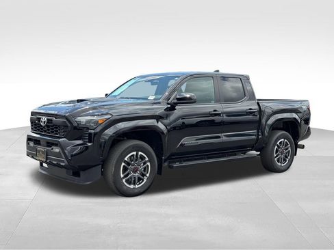 Used 2024 Toyota Tacoma TRD Sport AWD/4WD image 3