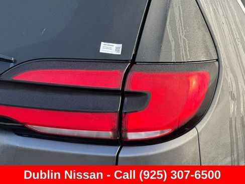 Used 2022 Chrysler Pacifica Touring-L FWD image 51