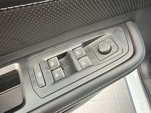 New 2026 Volkswagen Atlas Cross Sport SE AWD/4WD image 13
