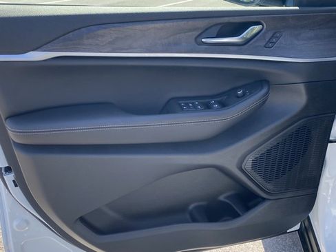 New 2025 Jeep Grand Cherokee L Limited w/ Luxury Tech Group II image 11