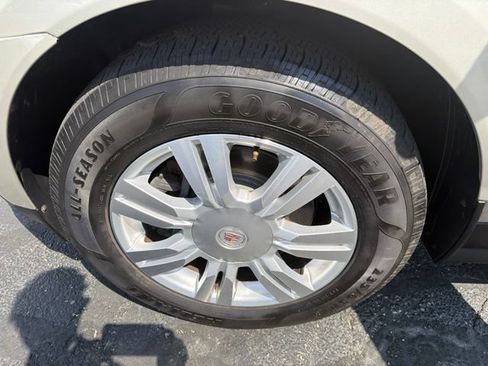 Used 2014 Cadillac SRX Luxury w/ Driver Awareness Package AWD/4WD image 28