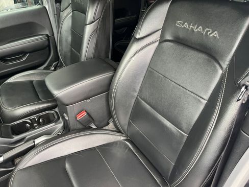 Used 2022 Jeep Wrangler Unlimited Sahara w/ Safety Group AWD/4WD image 14