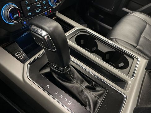 Used 2019 Ford F150 Lariat w/ Equipment Group 502A Luxury image 10