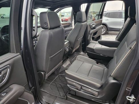 Used 2024 Chevrolet Suburban Premier w/ Premium Package image 13