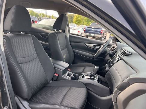 Used 2018 Nissan Rogue SV FWD image 30