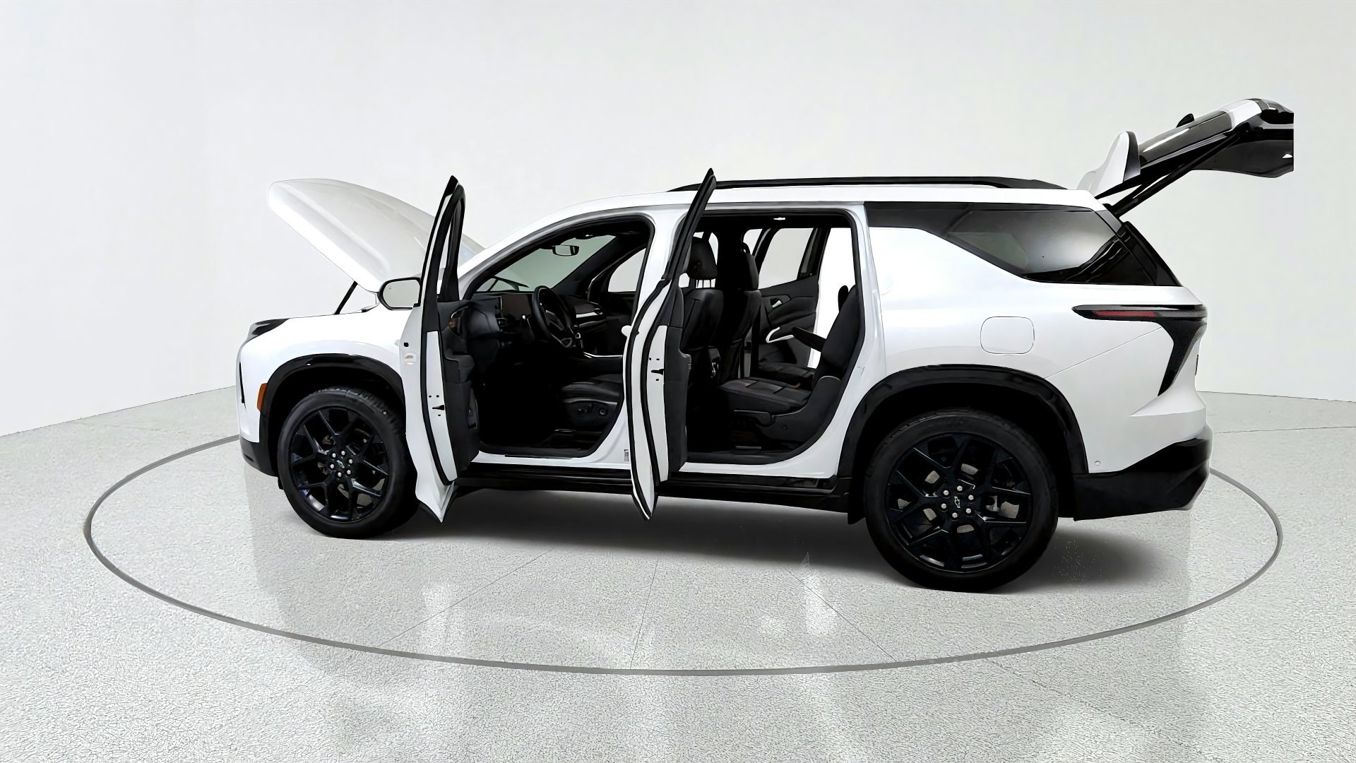 Used 2024 Chevrolet Traverse RS w/ LPO, Floor Liner Package AWD/4WD image 10