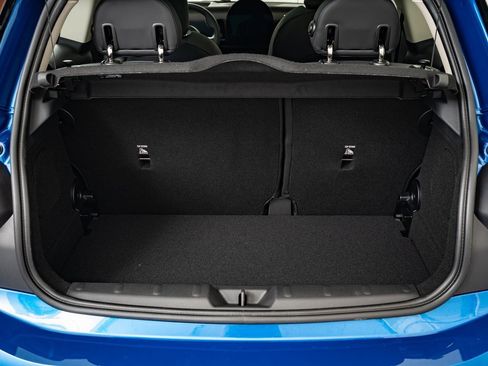 Certified 2025 MINI Cooper 2-Door Hardtop image 17