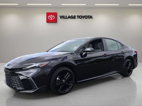Certified 2026 Toyota Camry SE w/ Convenience Package FWD image 1