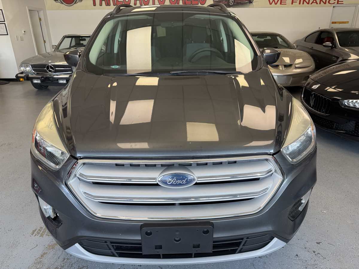 Used 2018 Ford Escape SE AWD/4WD image 2