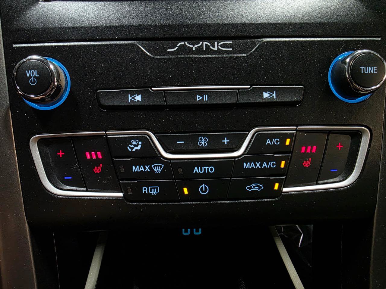 Used 2019 Ford Fusion SEL FWD image 35