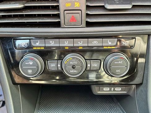 Used 2023 Volkswagen Jetta SE FWD image 36