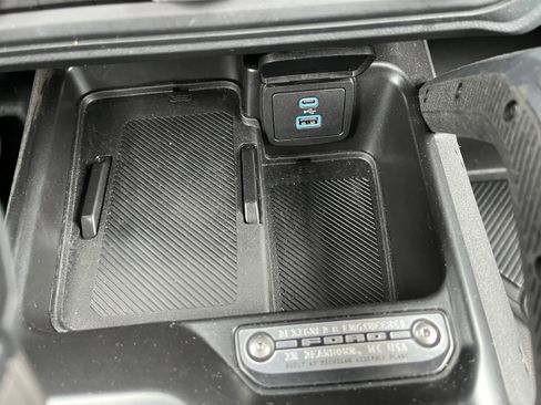 Used 2025 Ford Bronco Badlands AWD/4WD image 19