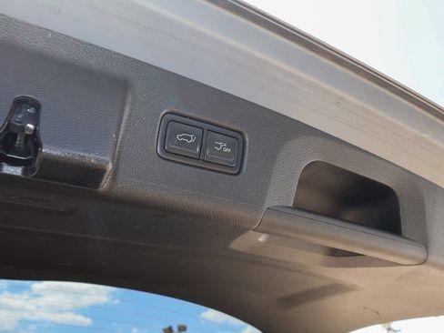 Used 2025 Kia Telluride S AWD/4WD image 12