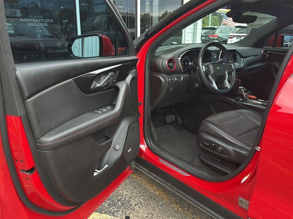 Used 2021 Chevrolet Blazer RS w/ Enhanced Convenience Package FWD image 3