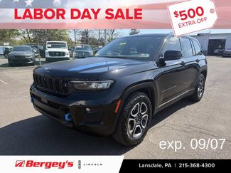 Used 2022 Jeep Grand Cherokee Trailhawk w/ Advanced Protech Group II AWD/4WD video 1