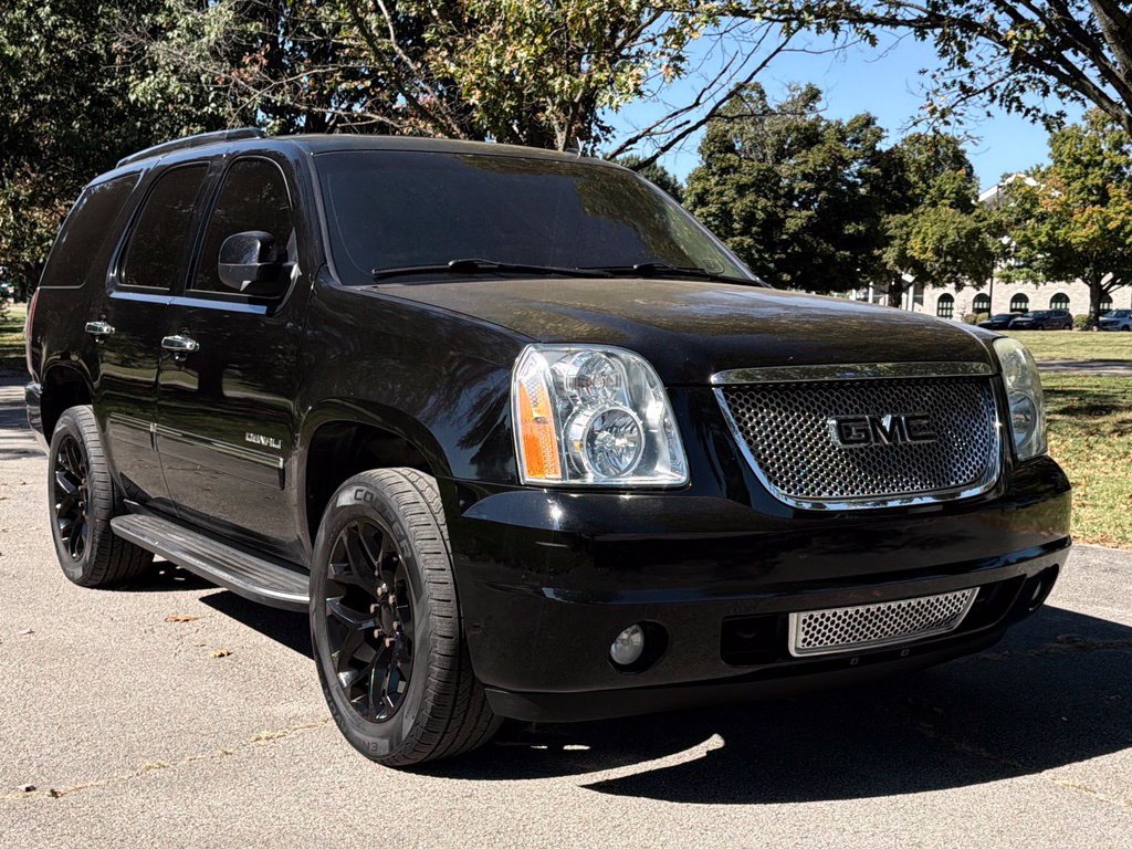 Used 2013 GMC Yukon Denali AWD/4WD image 1