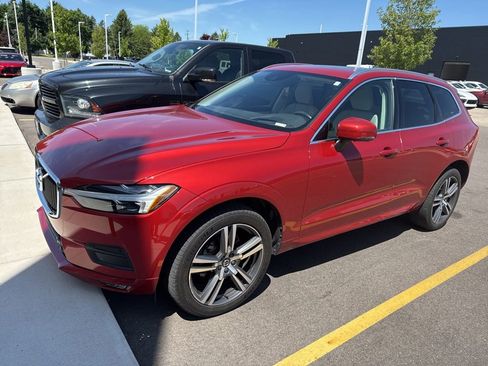 Used 2021 Volvo XC60 T5 Momentum w/ Advanced Package AWD/4WD image 1