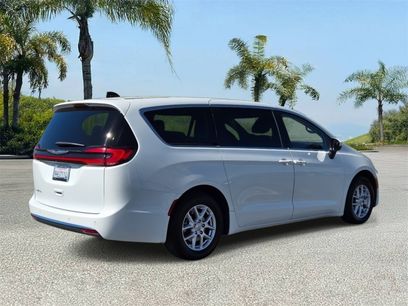 Used 2023 Chrysler Pacifica Touring-L