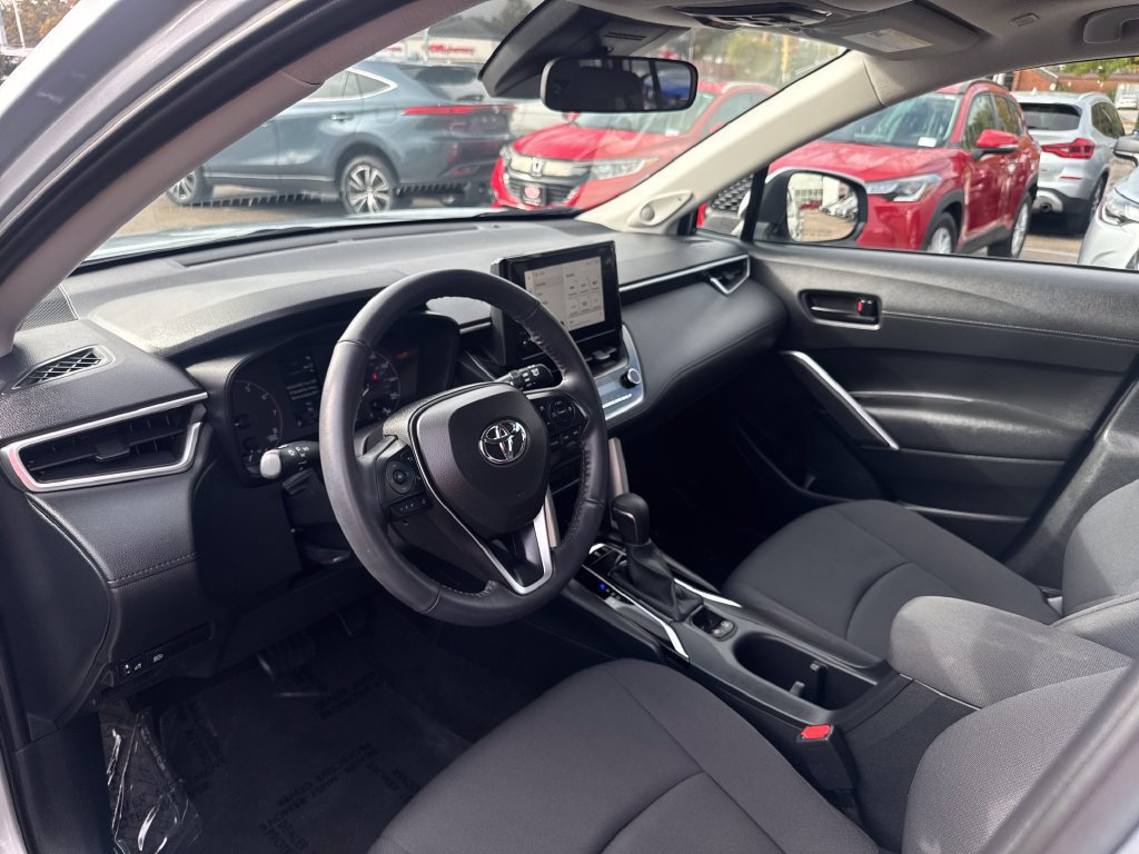 Used 2023 Toyota Corolla Cross LE w/ Moonroof Package AWD/4WD image 14