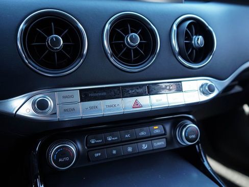 Used 2020 Kia Stinger GT2 image 22