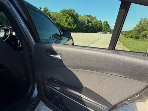 Used 2019 Dodge Charger SXT RWD image 24