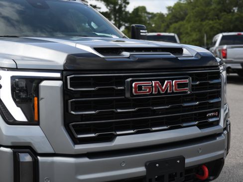 Used 2024 GMC Sierra 2500 AT4 w/ AT4 Premium Plus Package AWD/4WD image 5