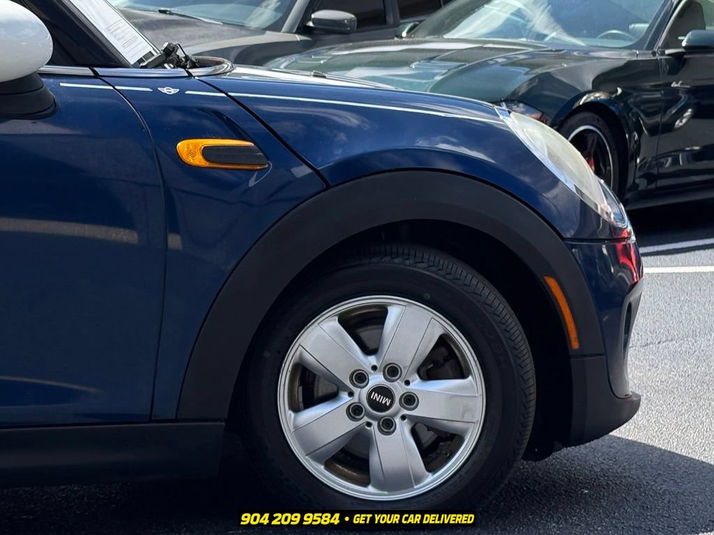 Used 2015 MINI Cooper 4-Door Hardtop FWD image 9
